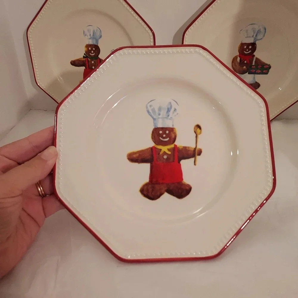 Williams-Sonoma Set of Four Gingerbread Chef Dessert Plates - 7.75 inch Diameter